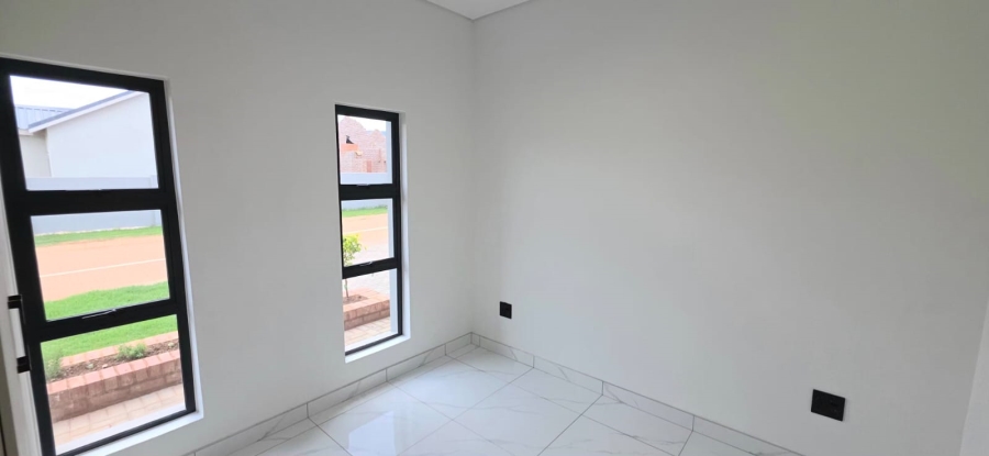 To Let 3 Bedroom Property for Rent in Melodie North West